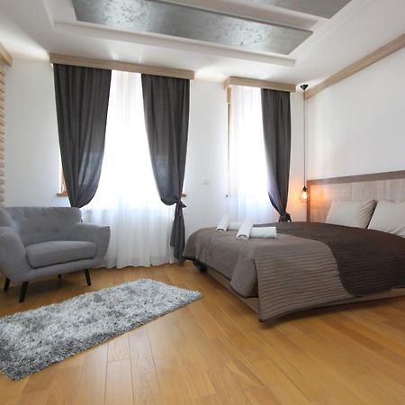 New Belgrade Apartments Magnetic, Parking 5 Evra Dan Exteriör bild